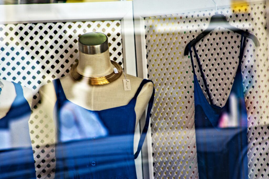 Clothes & Jewellery